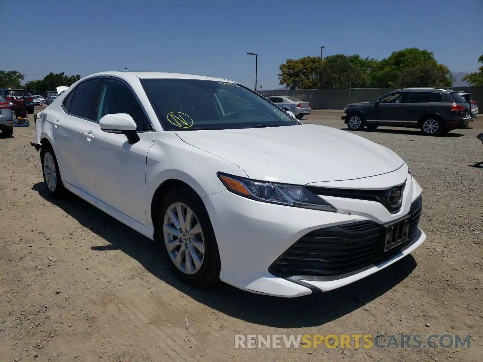 1 Photograph of a damaged car 4T1L11BK8LU003638 TOYOTA CAMRY 2020