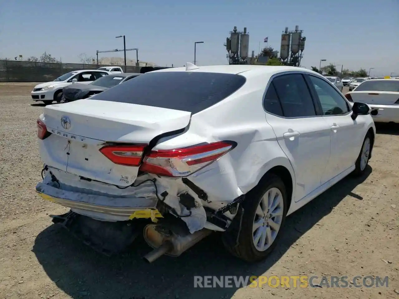 4 Photograph of a damaged car 4T1L11BK8LU003638 TOYOTA CAMRY 2020