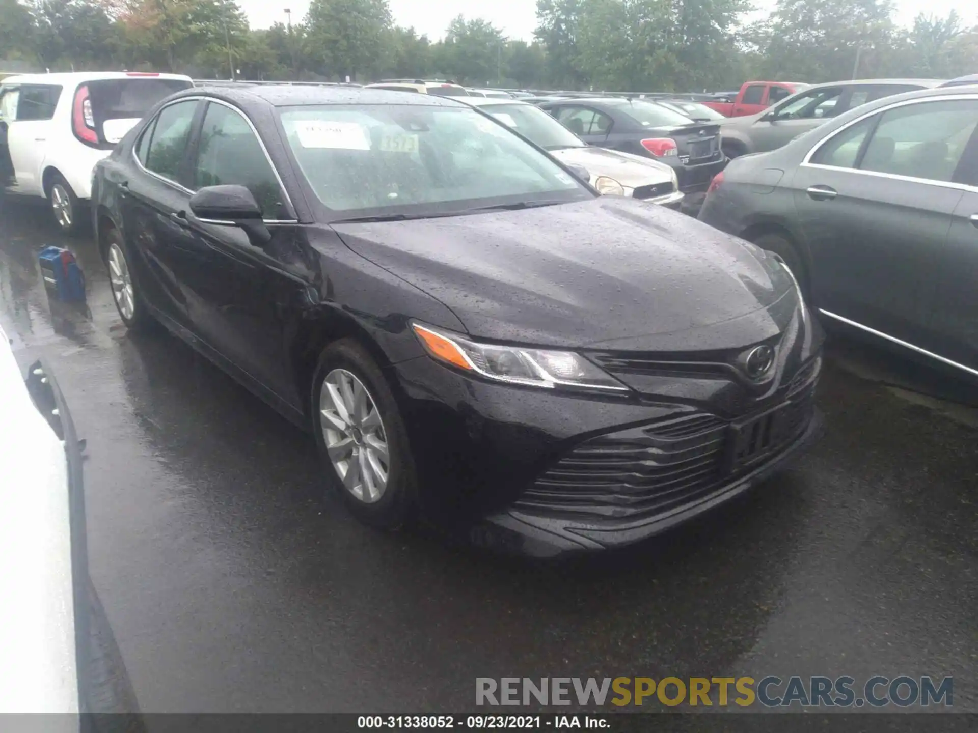 1 Photograph of a damaged car 4T1L11BK8LU017684 TOYOTA CAMRY 2020