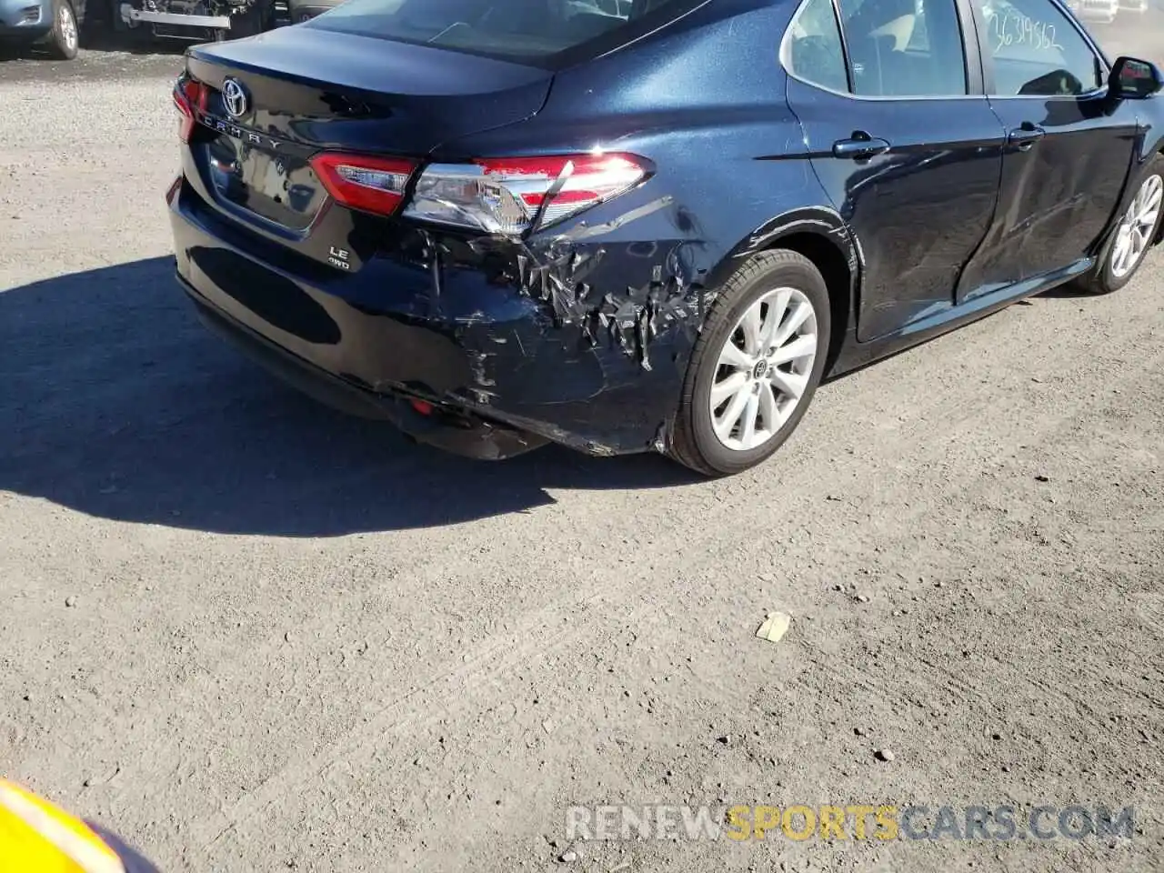 9 Photograph of a damaged car 4T1L11BK9LU014051 TOYOTA CAMRY 2020