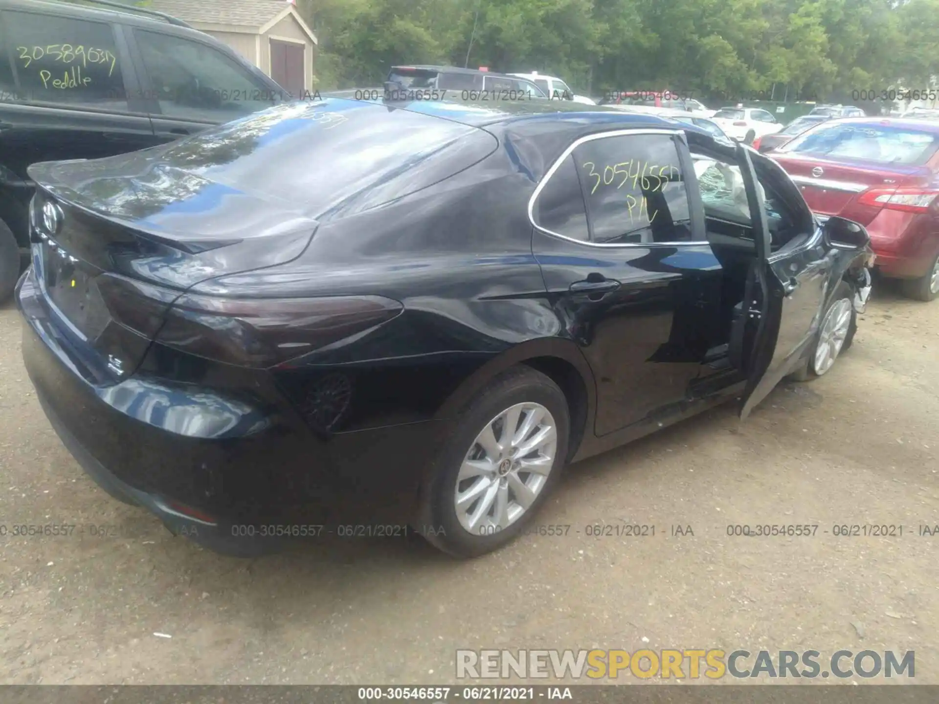 4 Photograph of a damaged car 4T1L11BKXLU005357 TOYOTA CAMRY 2020