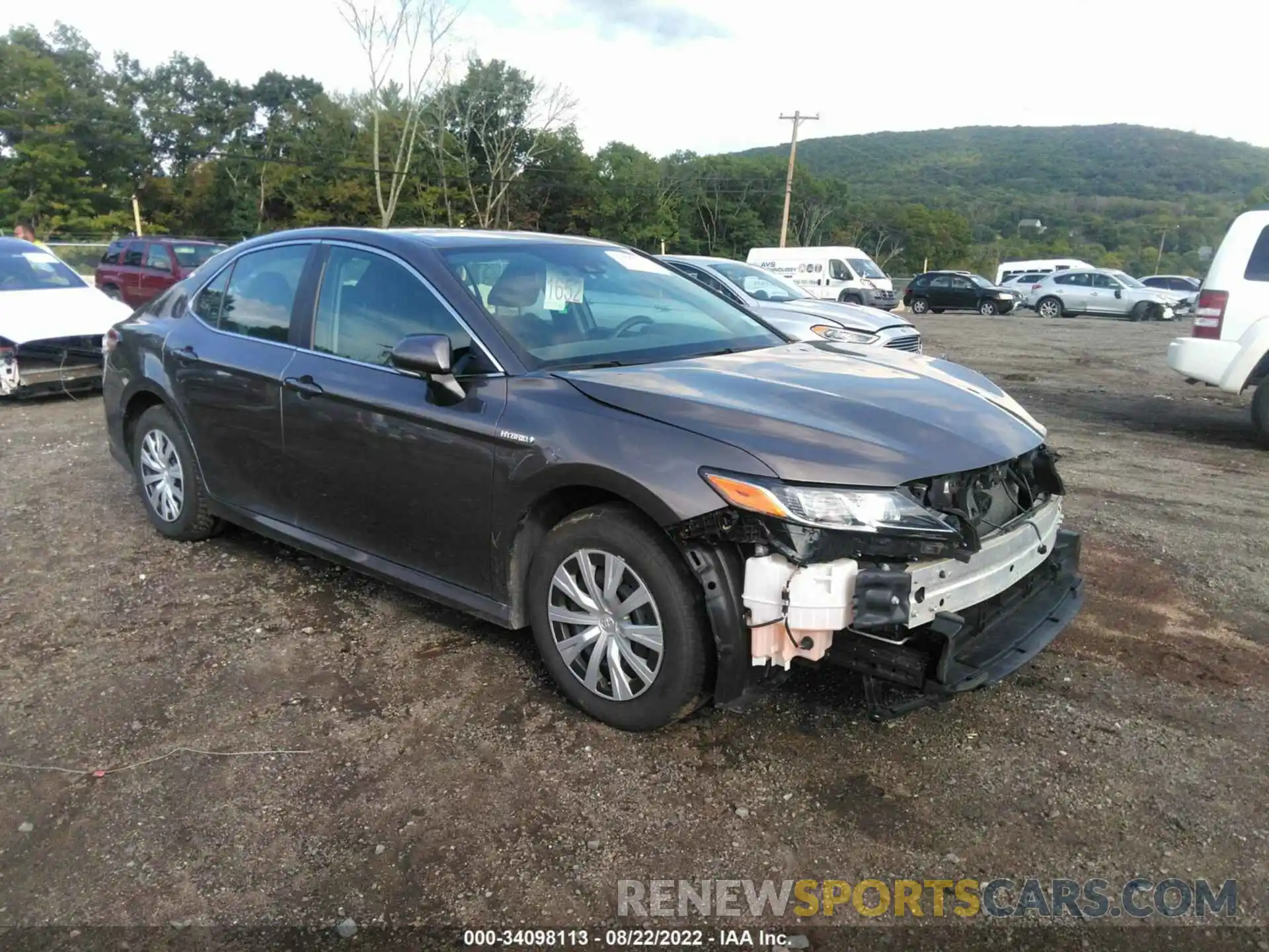 1 Photograph of a damaged car 4T1L31AK0LU524137 TOYOTA CAMRY 2020