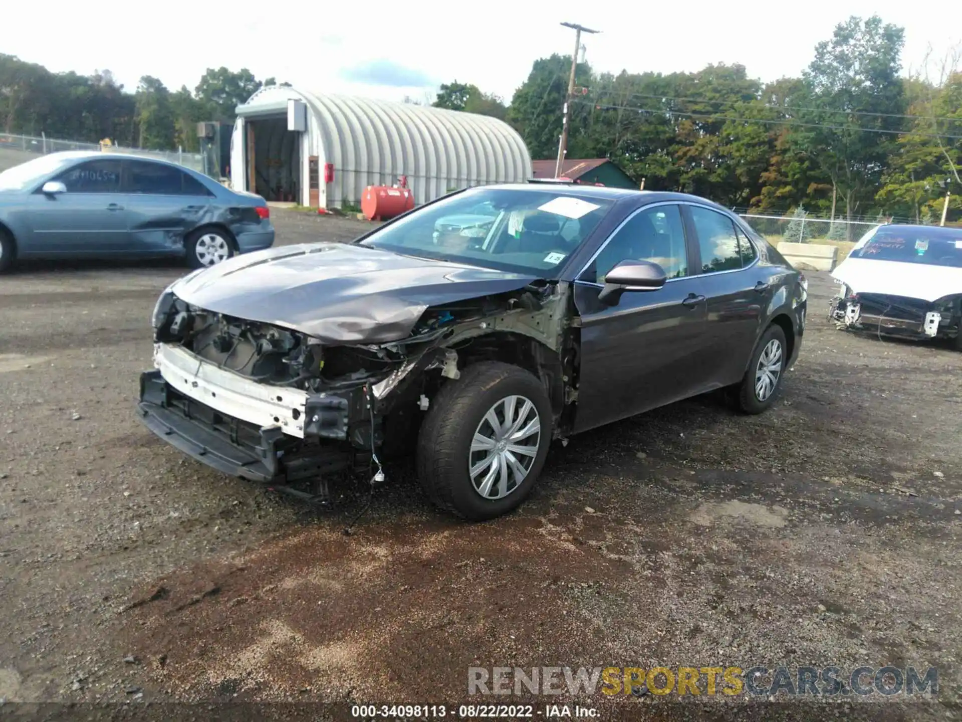 2 Photograph of a damaged car 4T1L31AK0LU524137 TOYOTA CAMRY 2020