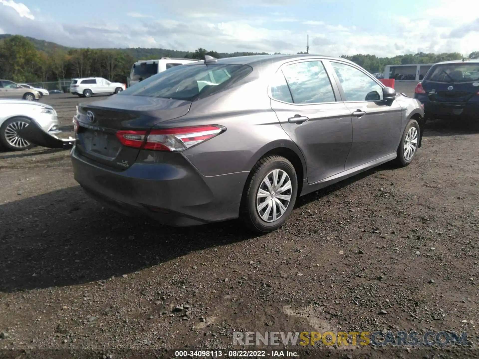 4 Photograph of a damaged car 4T1L31AK0LU524137 TOYOTA CAMRY 2020