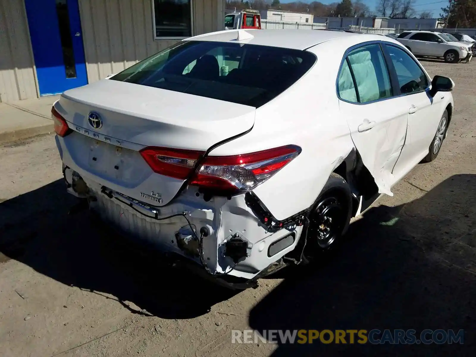 4 Photograph of a damaged car 4T1L31AK1LU524079 TOYOTA CAMRY 2020