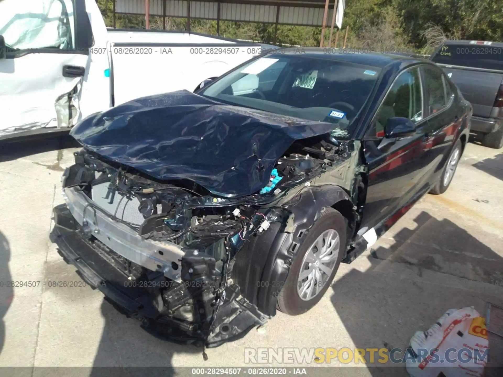 2 Photograph of a damaged car 4T1L31AK2LU526200 TOYOTA CAMRY 2020