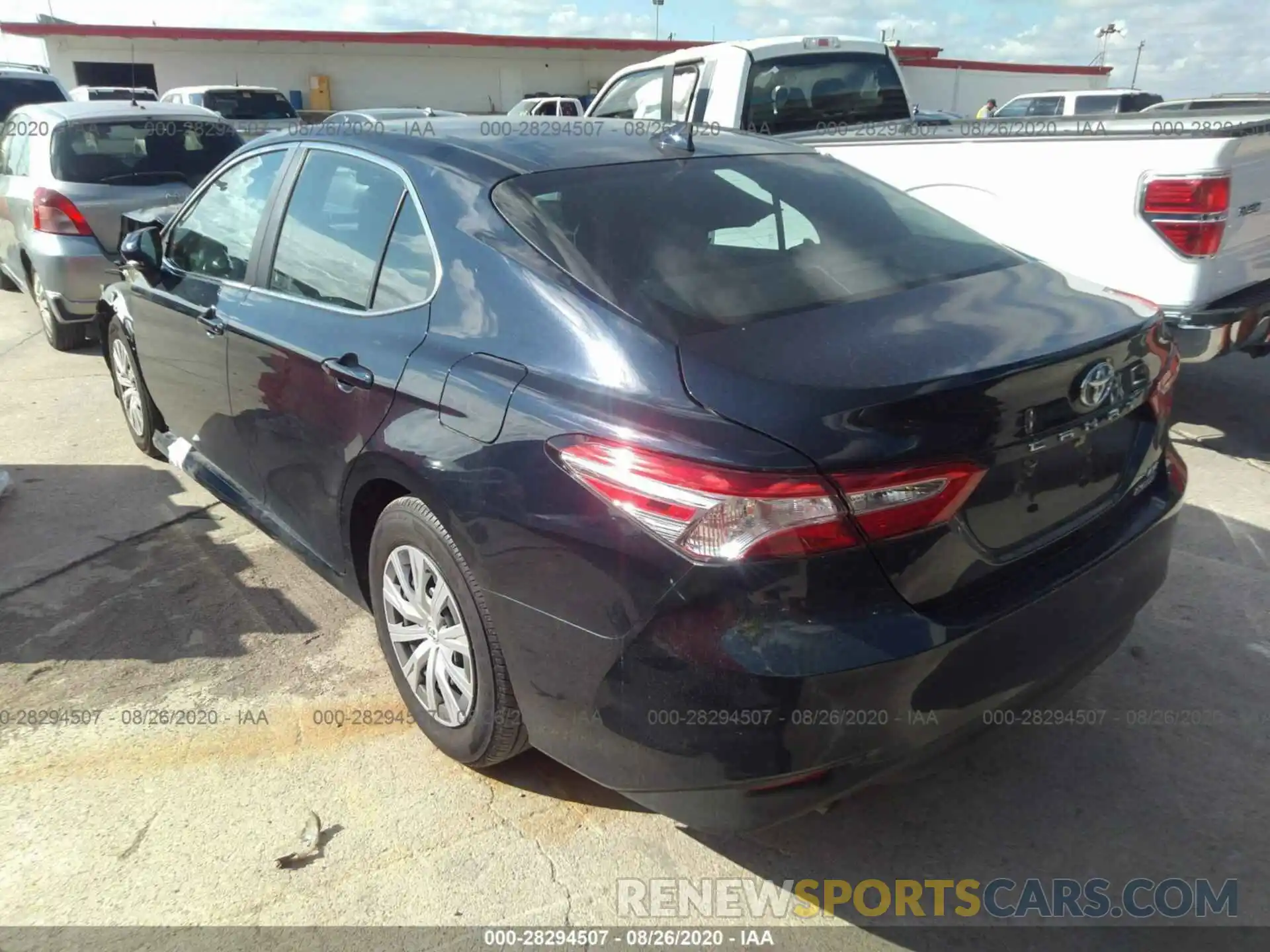 3 Photograph of a damaged car 4T1L31AK2LU526200 TOYOTA CAMRY 2020