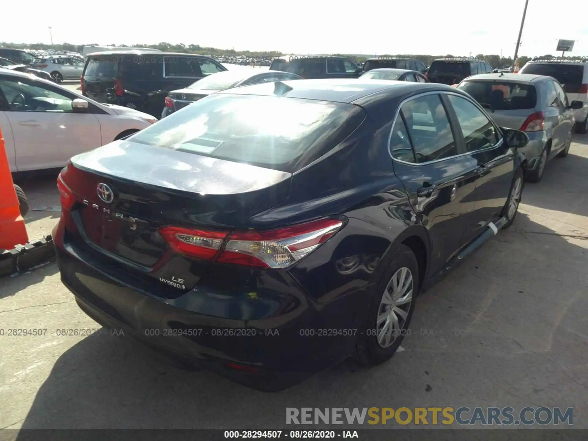 4 Photograph of a damaged car 4T1L31AK2LU526200 TOYOTA CAMRY 2020