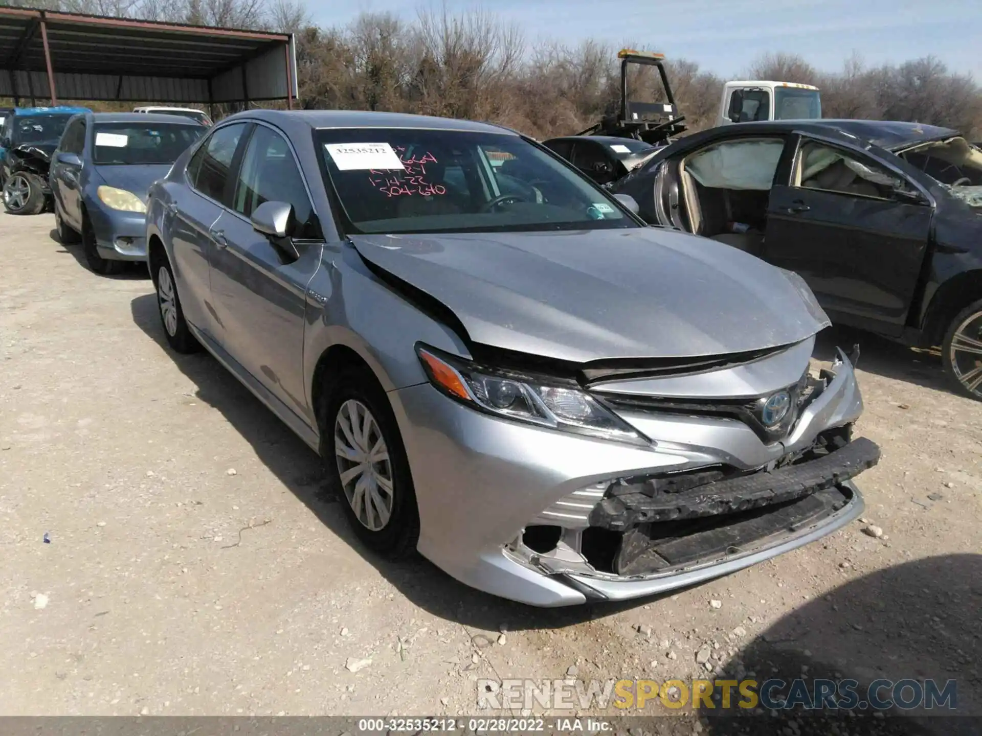 1 Photograph of a damaged car 4T1L31AK4LU544813 TOYOTA CAMRY 2020