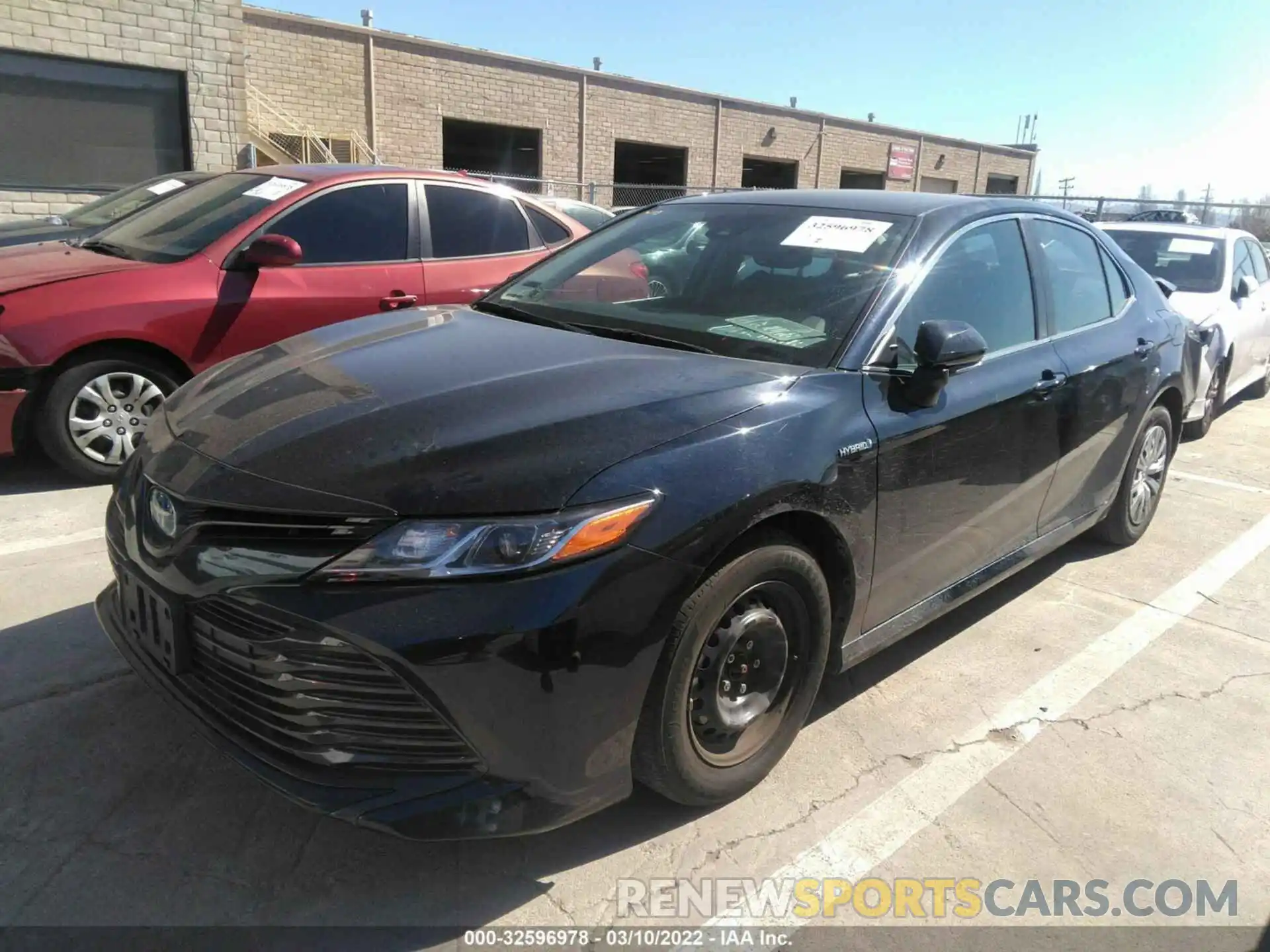 2 Photograph of a damaged car 4T1L31AK5LU524022 TOYOTA CAMRY 2020