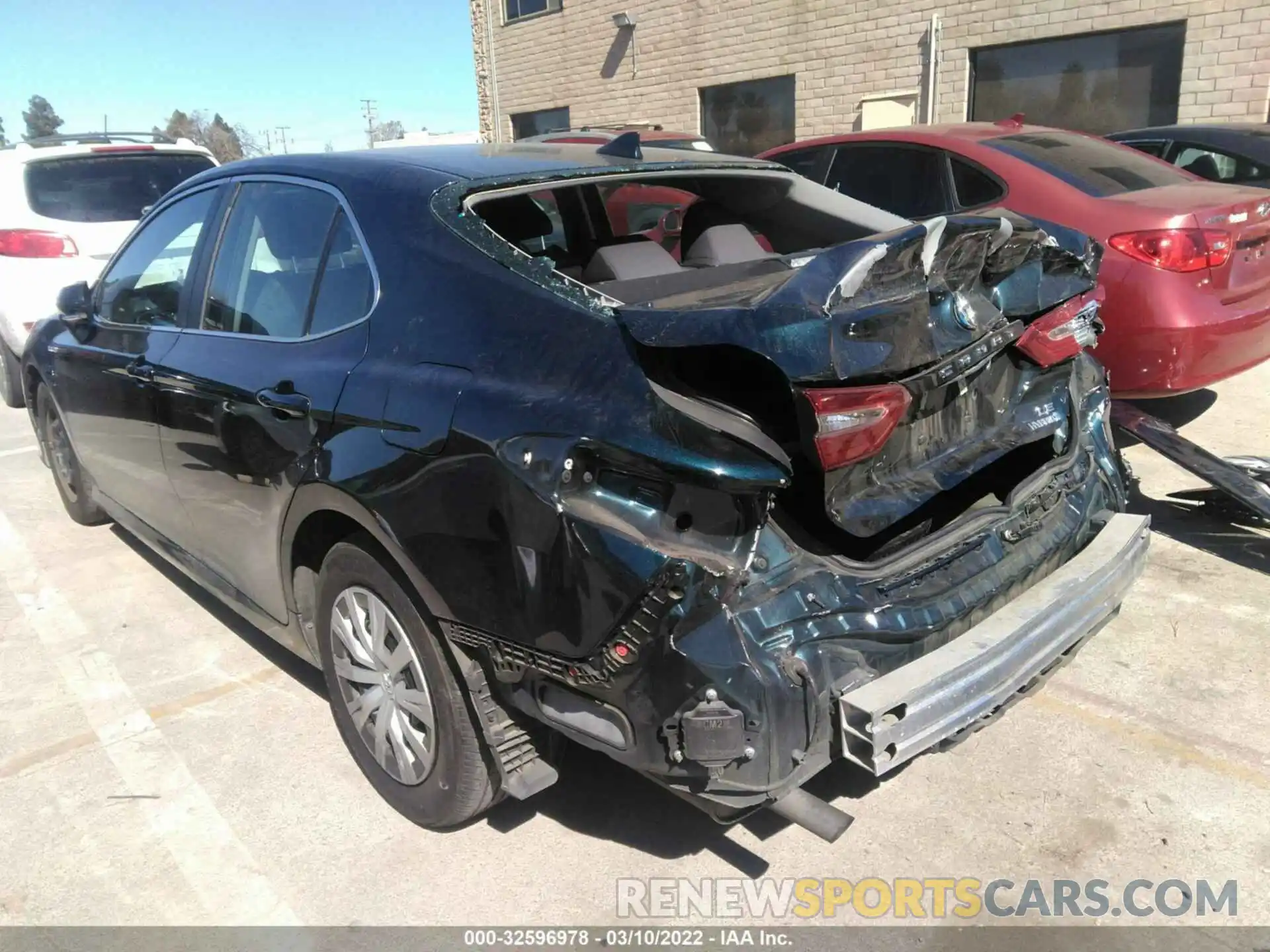 3 Photograph of a damaged car 4T1L31AK5LU524022 TOYOTA CAMRY 2020