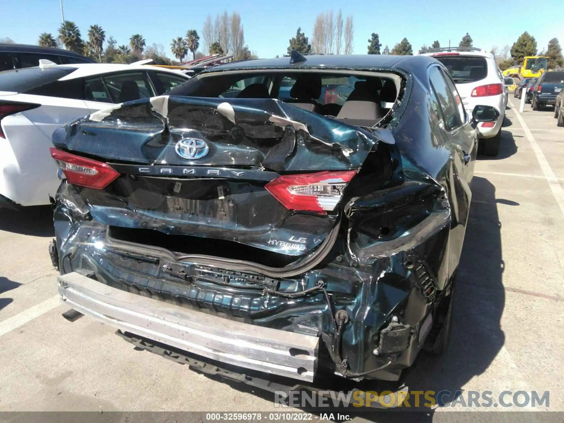 6 Photograph of a damaged car 4T1L31AK5LU524022 TOYOTA CAMRY 2020