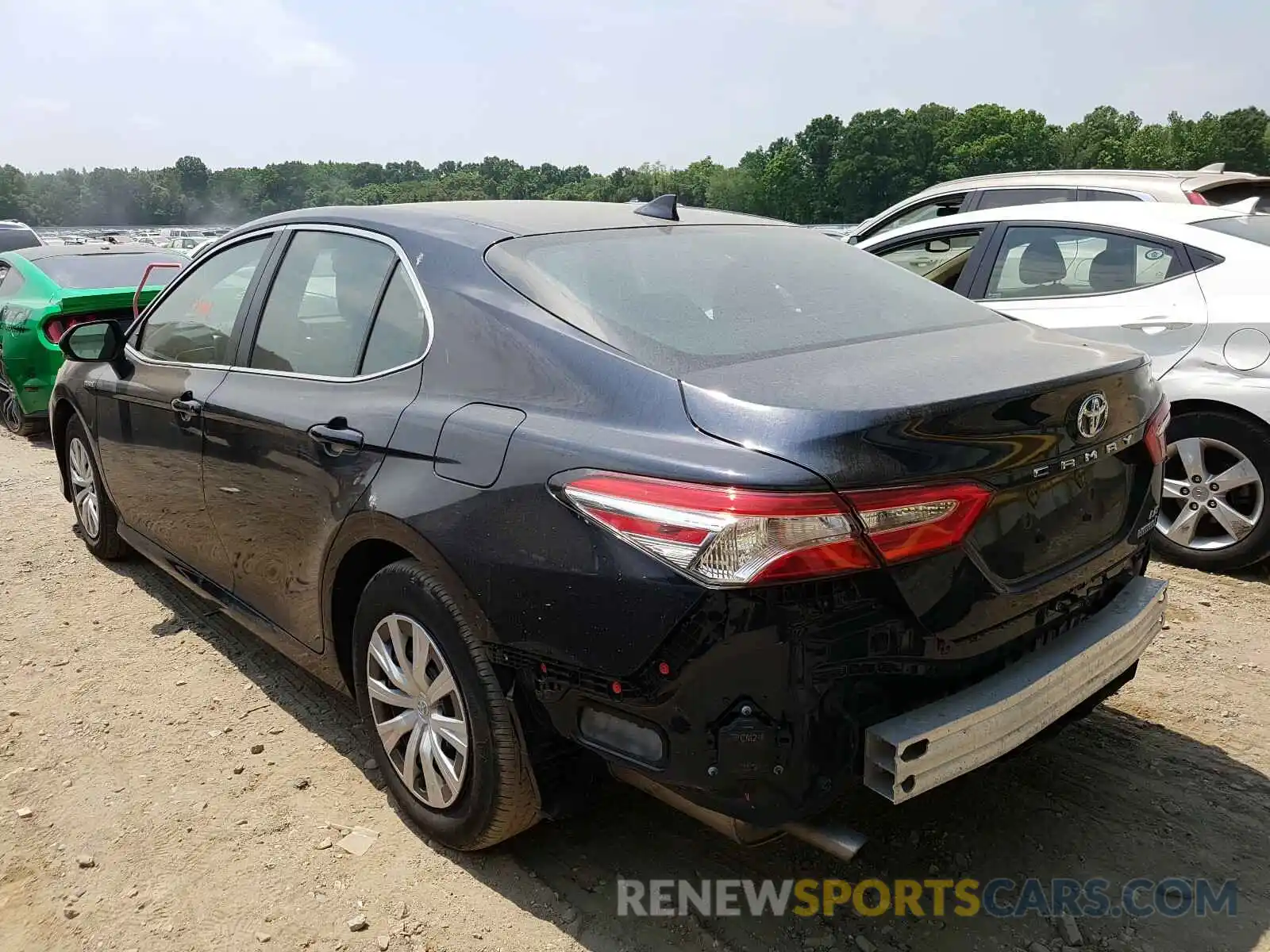 3 Photograph of a damaged car 4T1L31AK6LU522084 TOYOTA CAMRY 2020