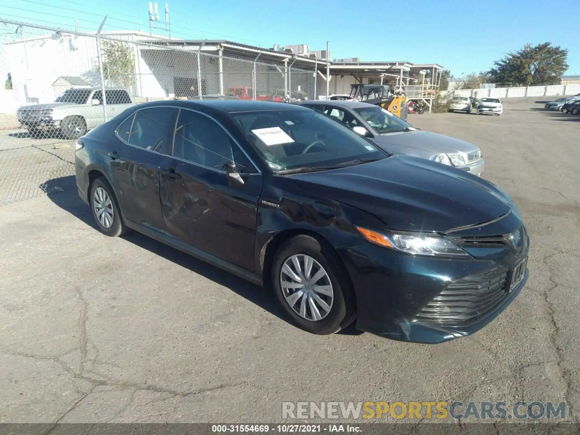 1 Photograph of a damaged car 4T1L31AK6LU541850 TOYOTA CAMRY 2020