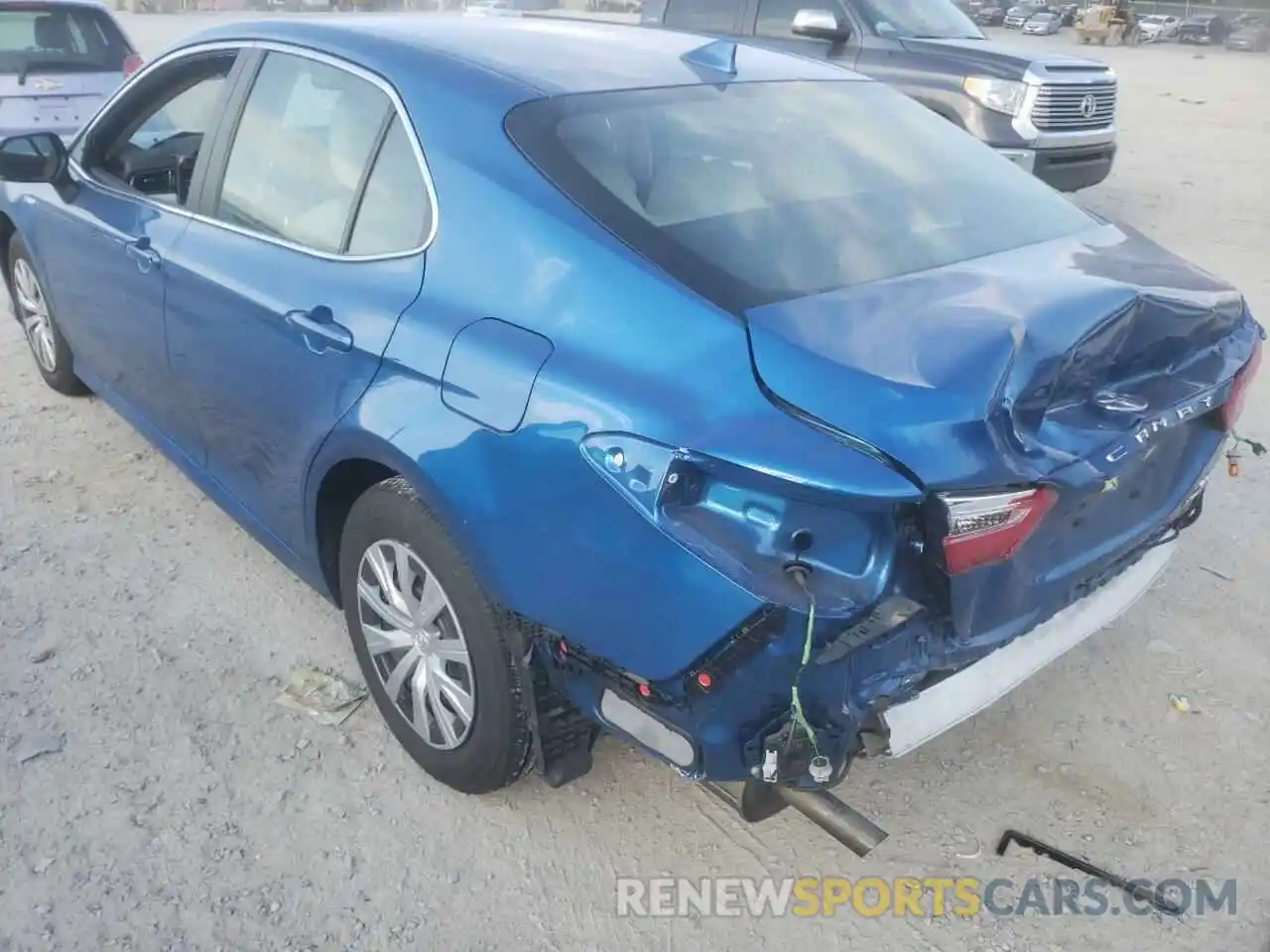 3 Photograph of a damaged car 4T1L31AK9LU016314 TOYOTA CAMRY 2020