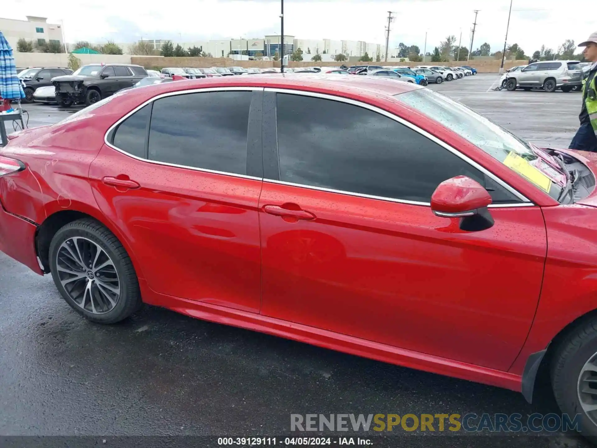 14 Photograph of a damaged car 4T1M11AK0LU380597 TOYOTA CAMRY 2020