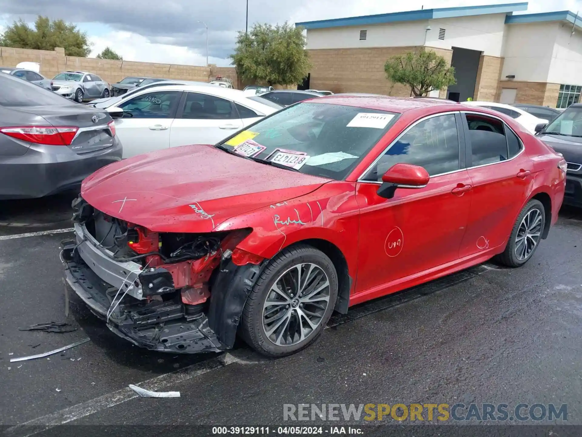 2 Photograph of a damaged car 4T1M11AK0LU380597 TOYOTA CAMRY 2020