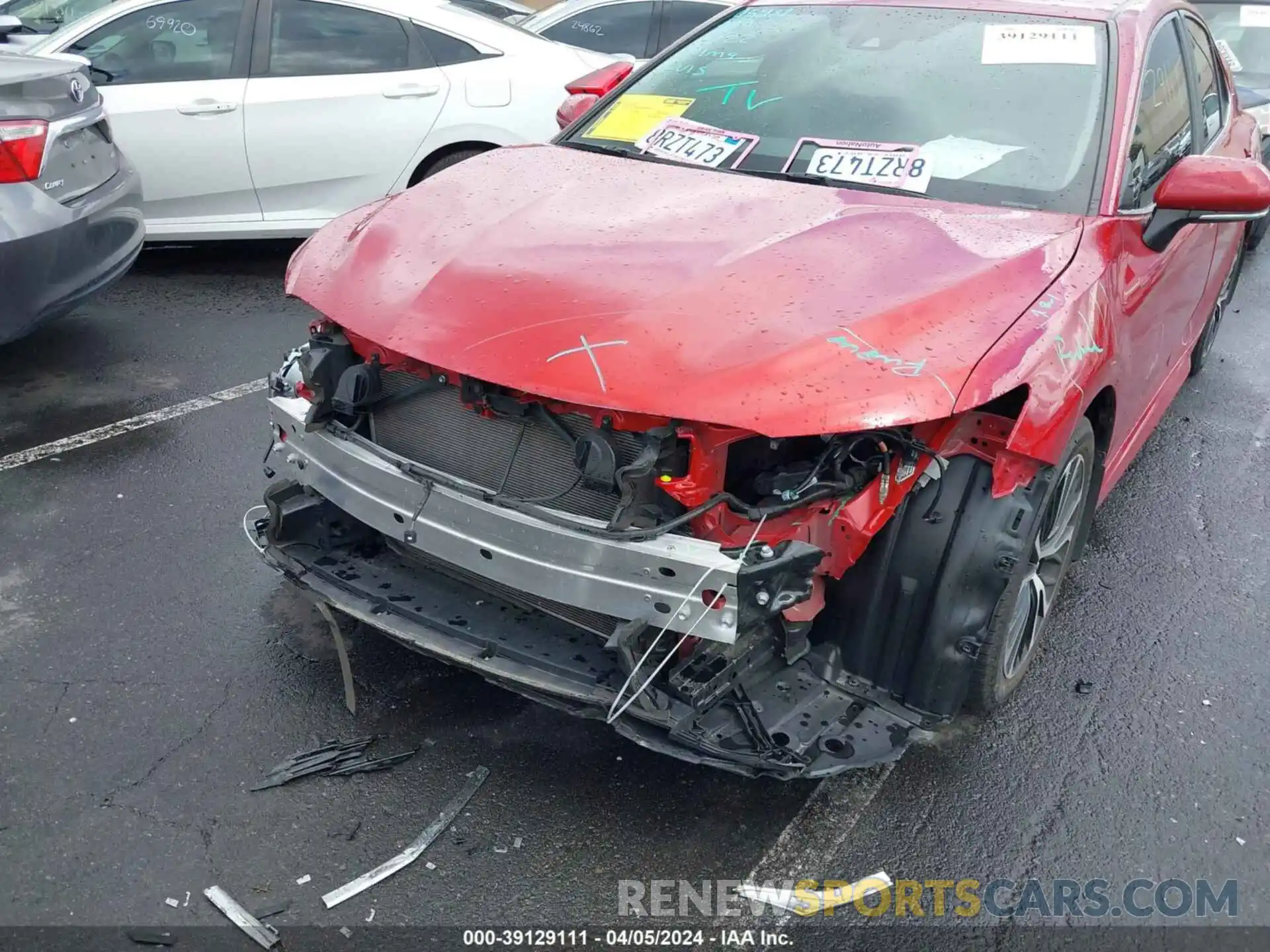 6 Photograph of a damaged car 4T1M11AK0LU380597 TOYOTA CAMRY 2020