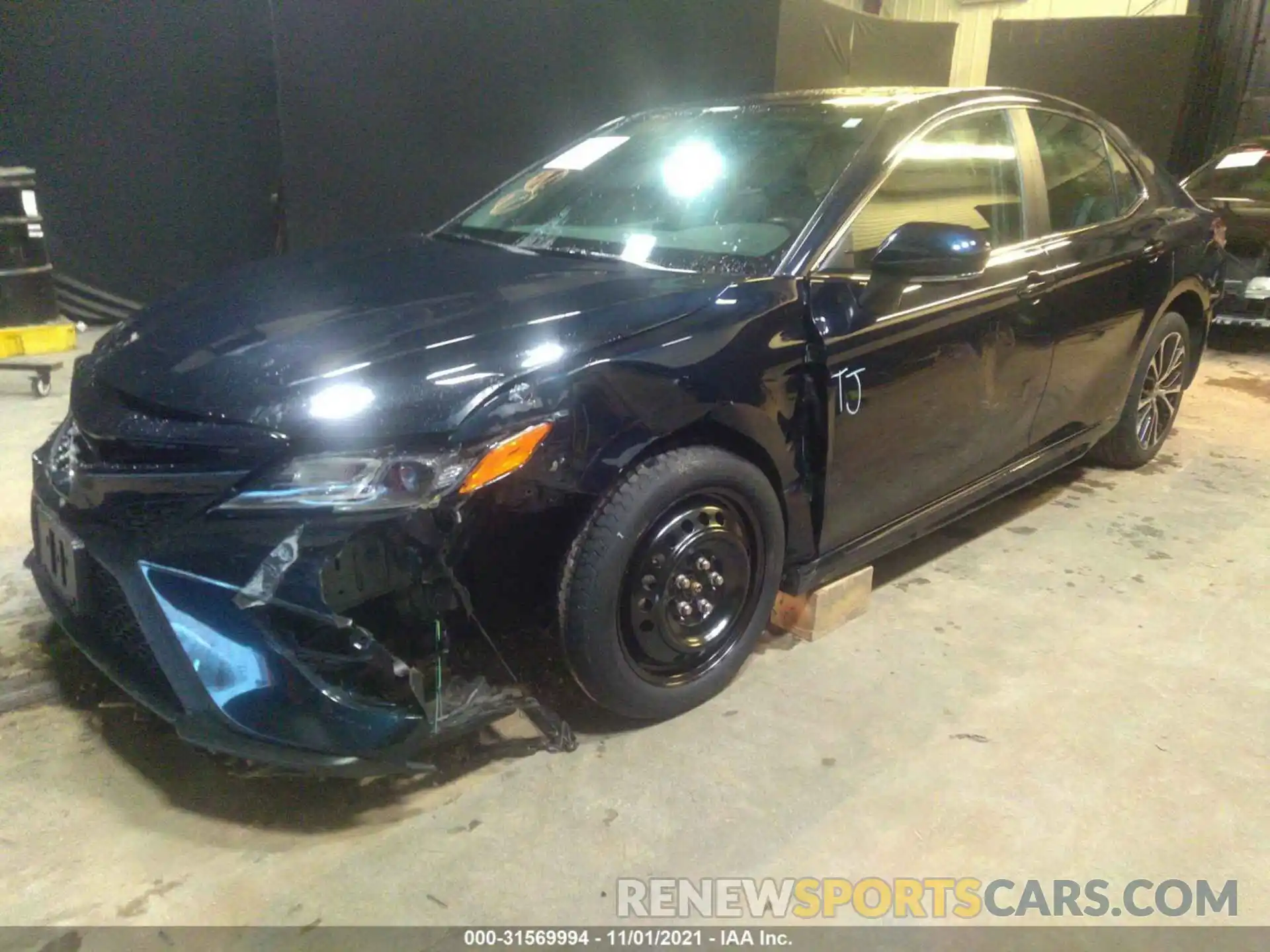 2 Photograph of a damaged car 4T1M11AK0LU389087 TOYOTA CAMRY 2020