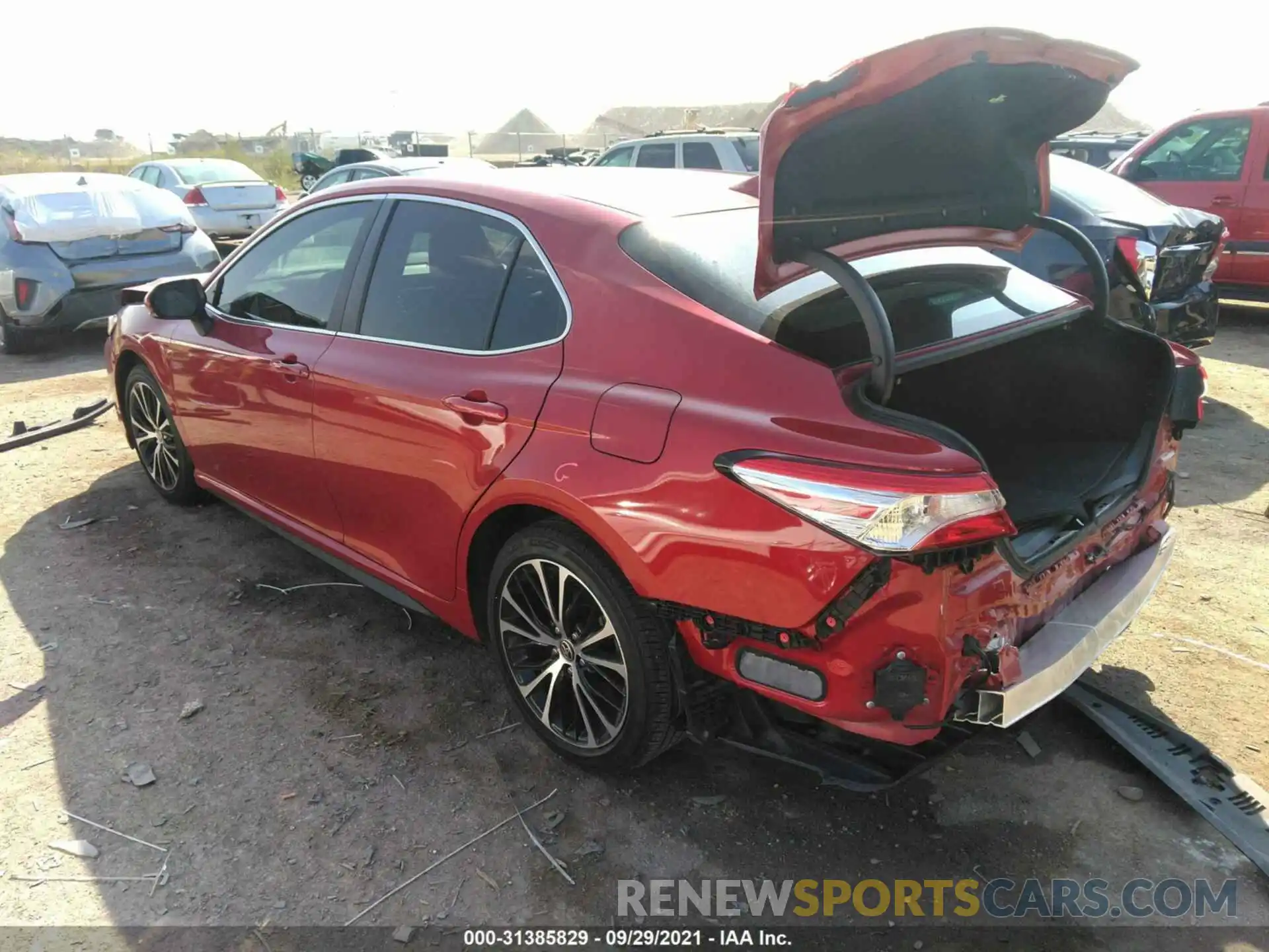 3 Photograph of a damaged car 4T1M11AK0LU390692 TOYOTA CAMRY 2020