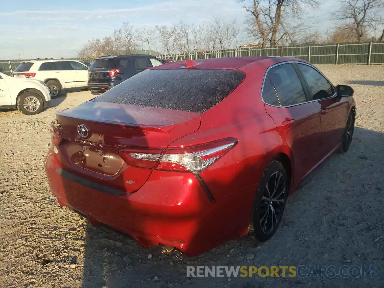 4 Photograph of a damaged car 4T1M11AK0LU397934 TOYOTA CAMRY 2020