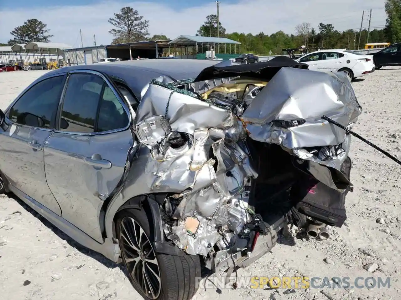 9 Photograph of a damaged car 4T1M11AK0LU504044 TOYOTA CAMRY 2020