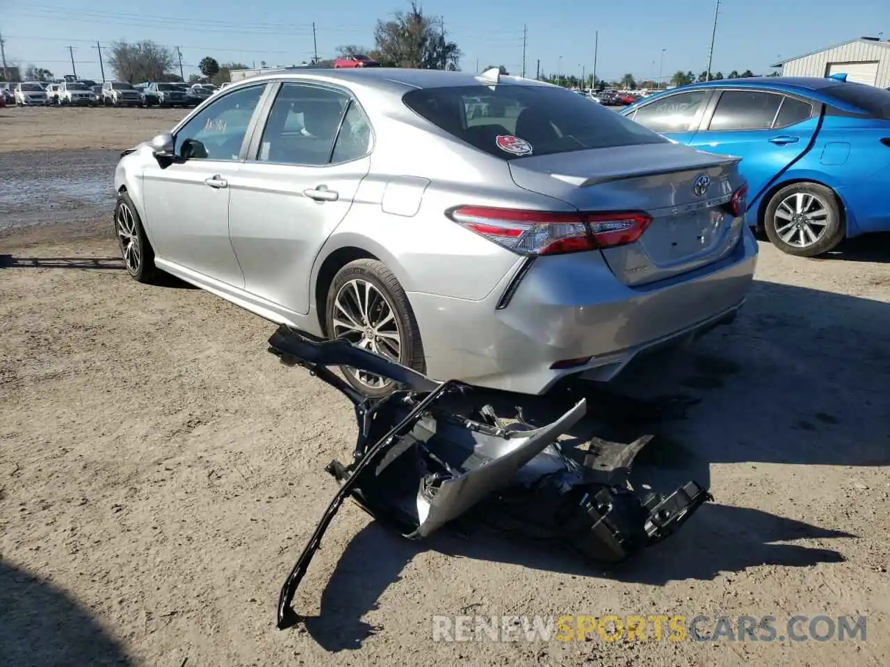 3 Photograph of a damaged car 4T1M11AK0LU507851 TOYOTA CAMRY 2020