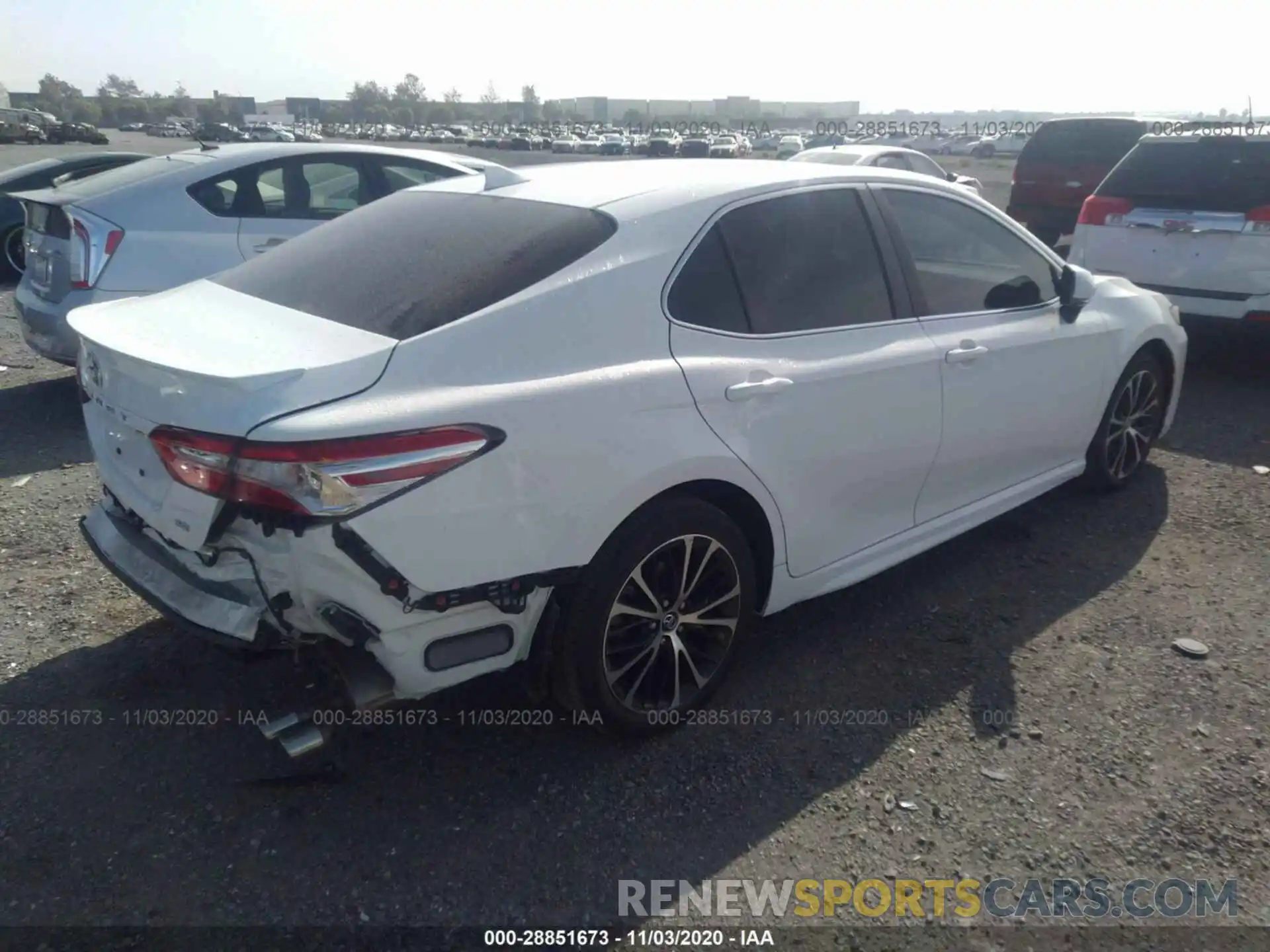 4 Photograph of a damaged car 4T1M11AK0LU864205 TOYOTA CAMRY 2020