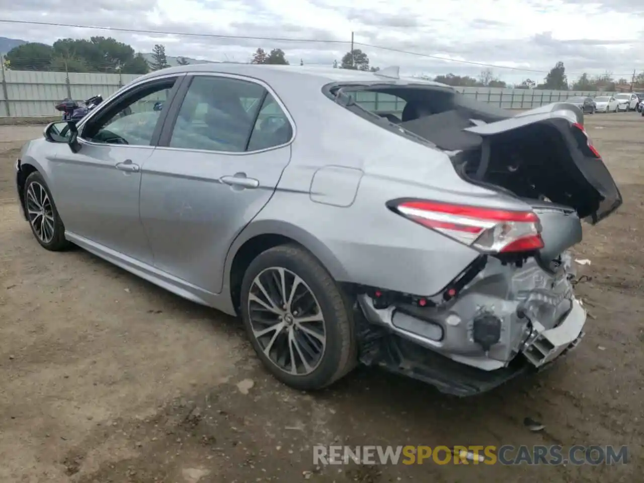 3 Photograph of a damaged car 4T1M11AK0LU871851 TOYOTA CAMRY 2020