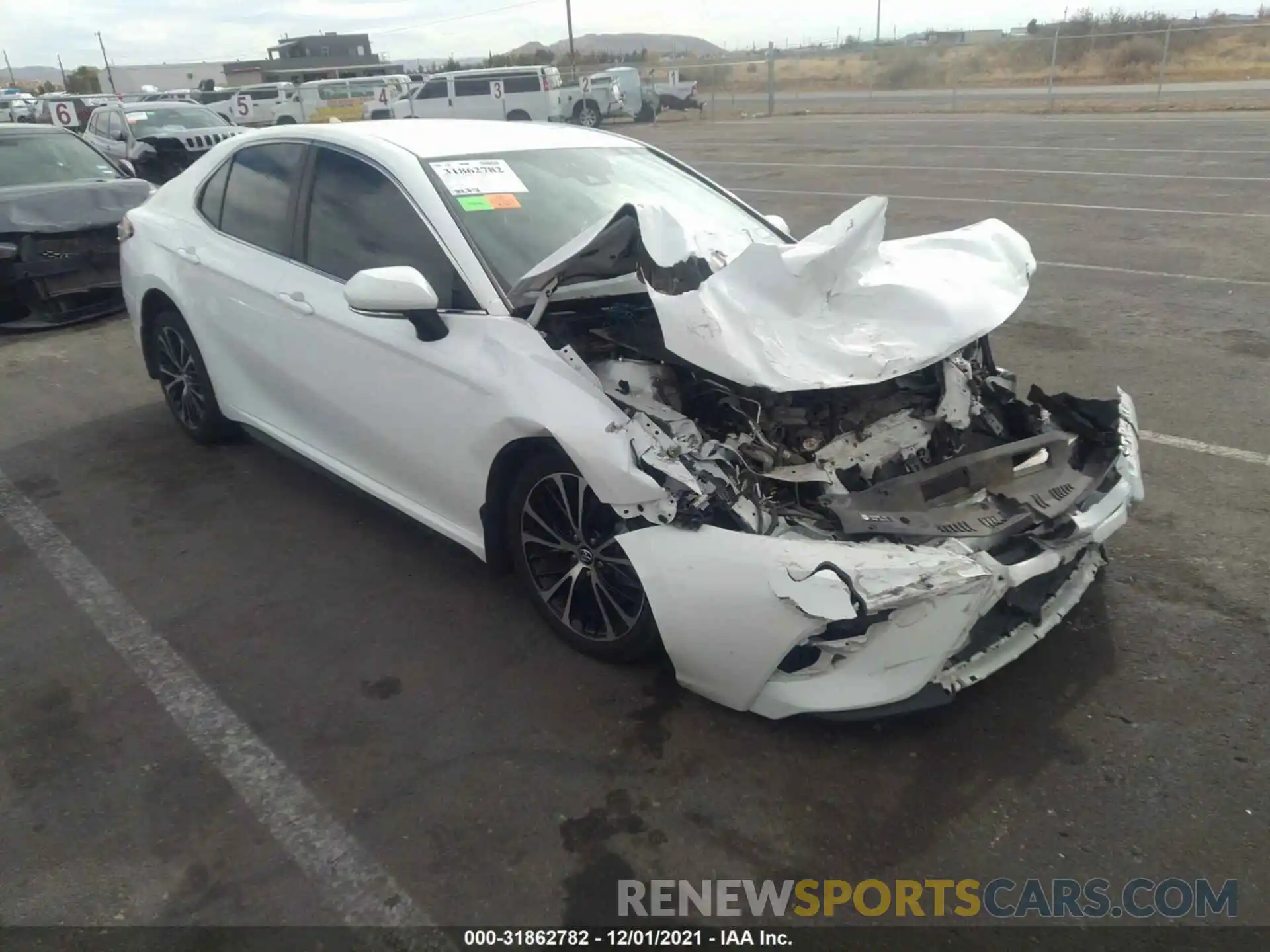 1 Photograph of a damaged car 4T1M11AK0LU908090 TOYOTA CAMRY 2020