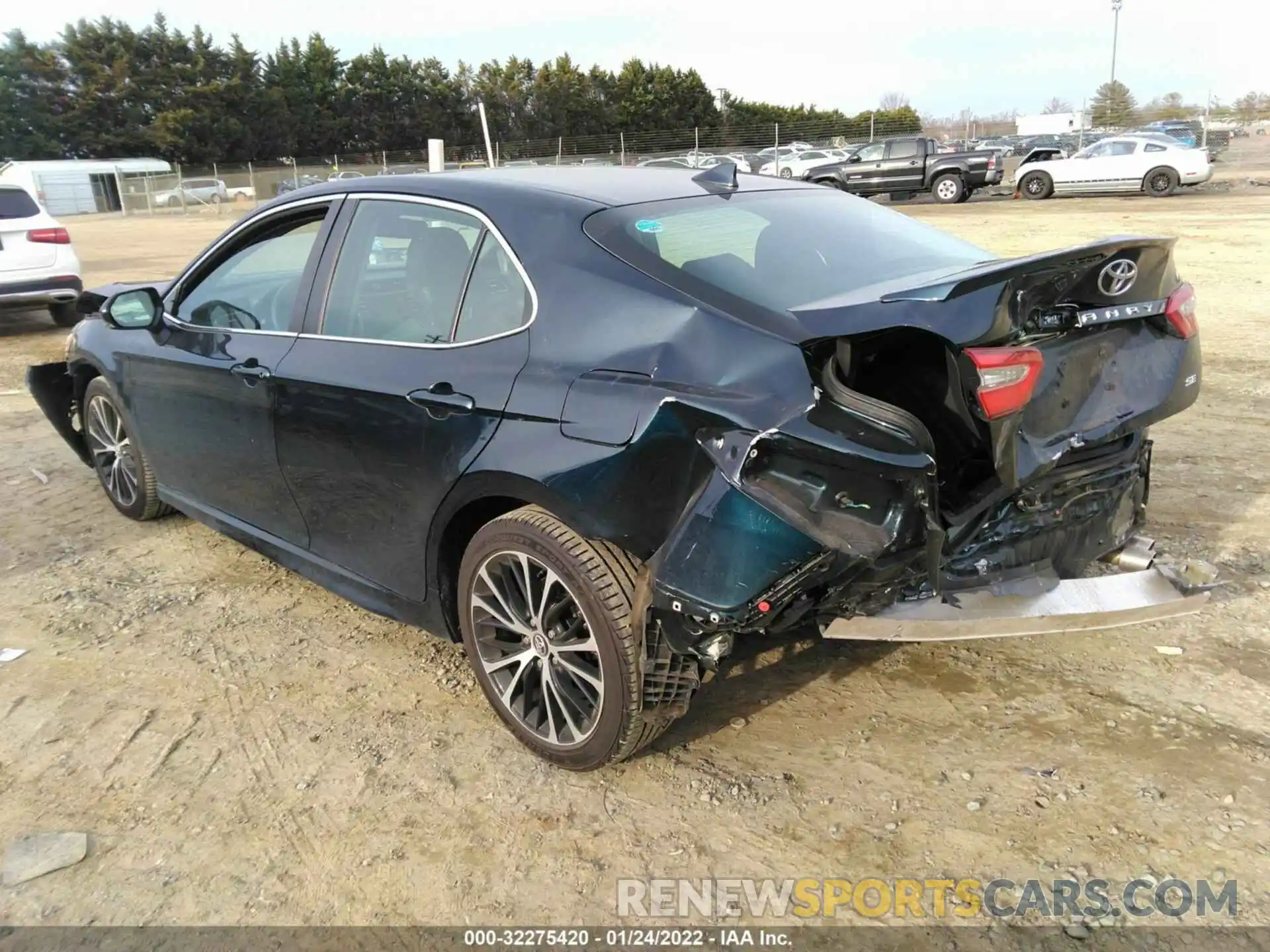 3 Photograph of a damaged car 4T1M11AK0LU918392 TOYOTA CAMRY 2020