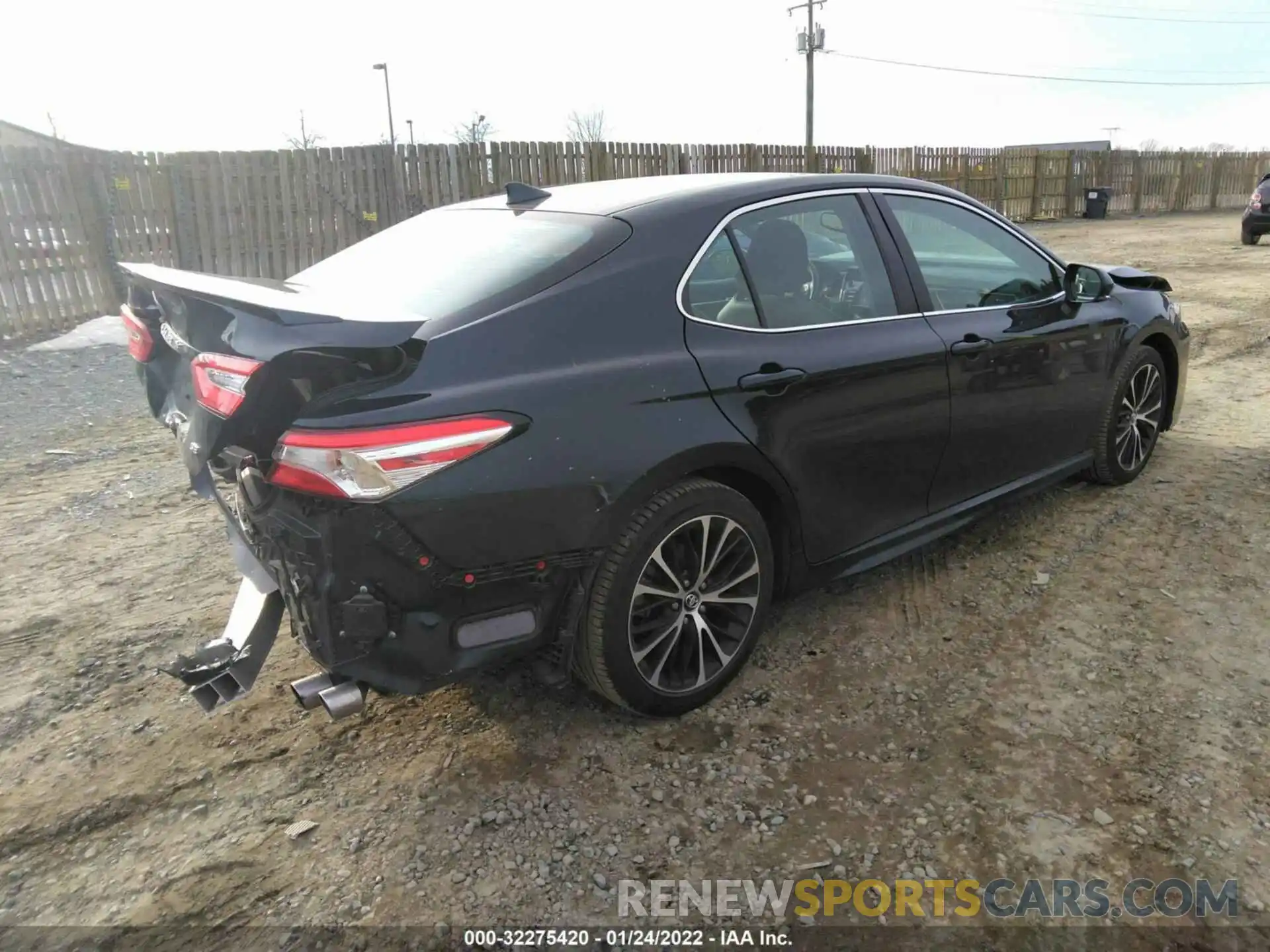 4 Photograph of a damaged car 4T1M11AK0LU918392 TOYOTA CAMRY 2020