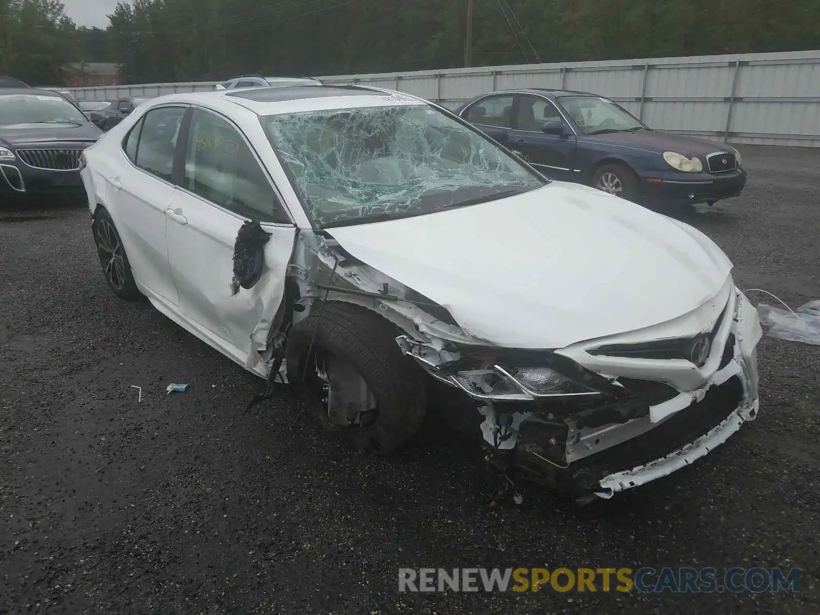 1 Photograph of a damaged car 4T1M11AK0LU925472 TOYOTA CAMRY 2020