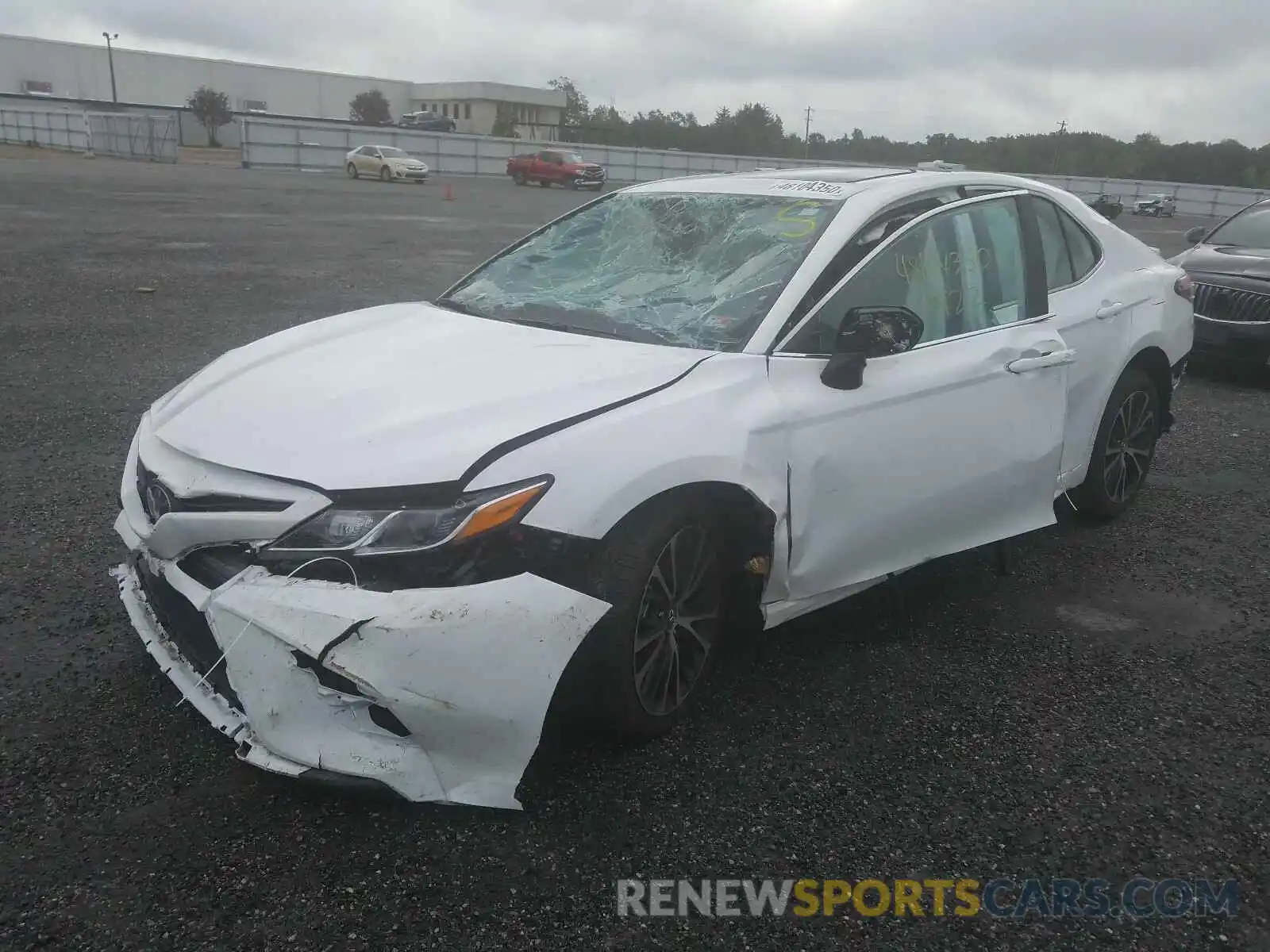 2 Photograph of a damaged car 4T1M11AK0LU925472 TOYOTA CAMRY 2020