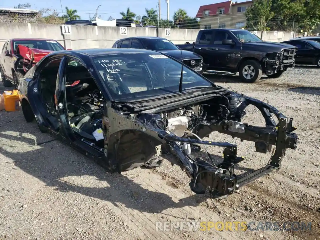 1 Photograph of a damaged car 4T1M11AK0LU930025 TOYOTA CAMRY 2020