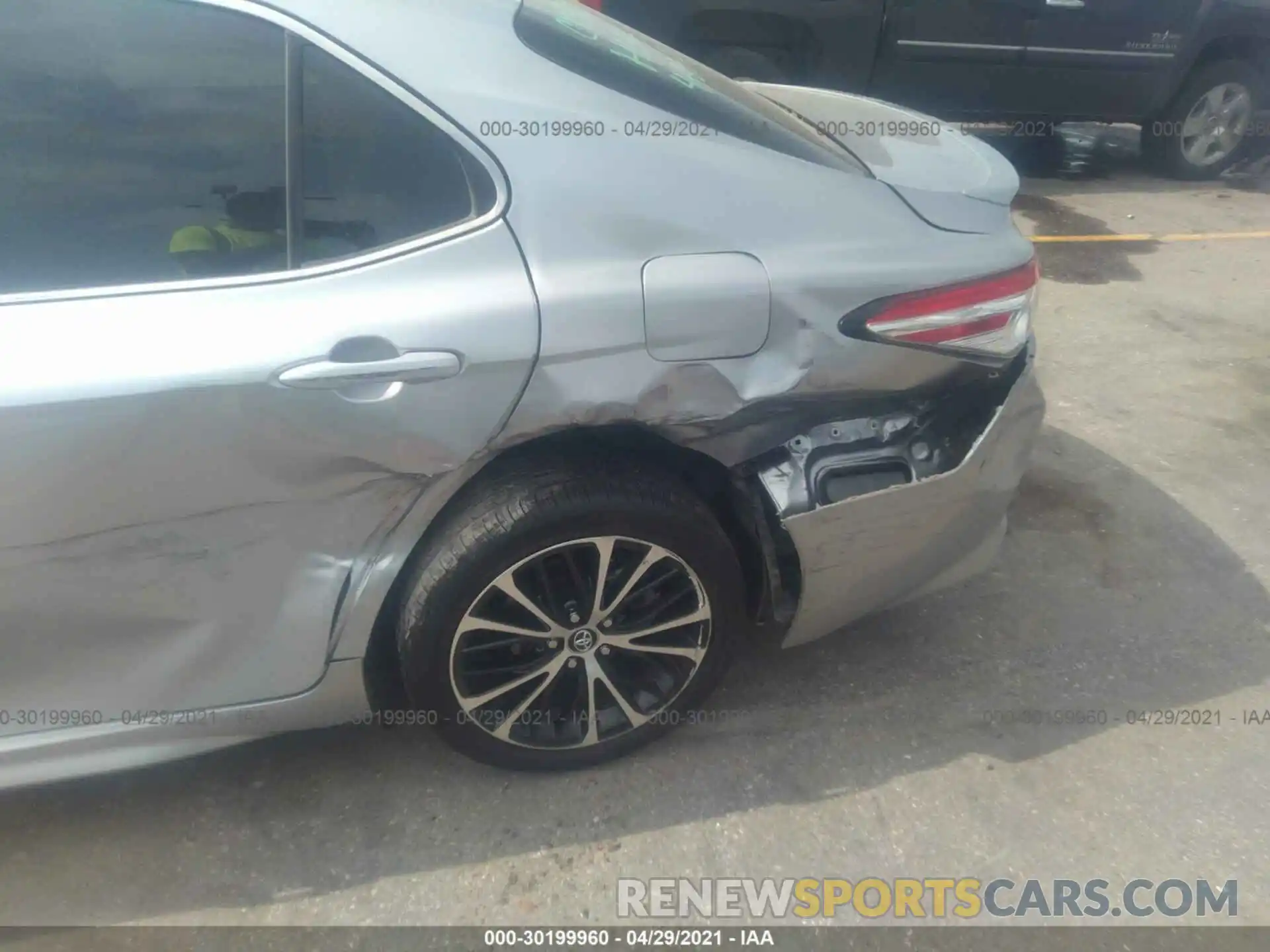 6 Photograph of a damaged car 4T1M11AK0LU938237 TOYOTA CAMRY 2020