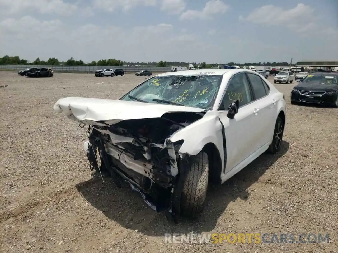 2 Photograph of a damaged car 4T1M11AK0LU946631 TOYOTA CAMRY 2020