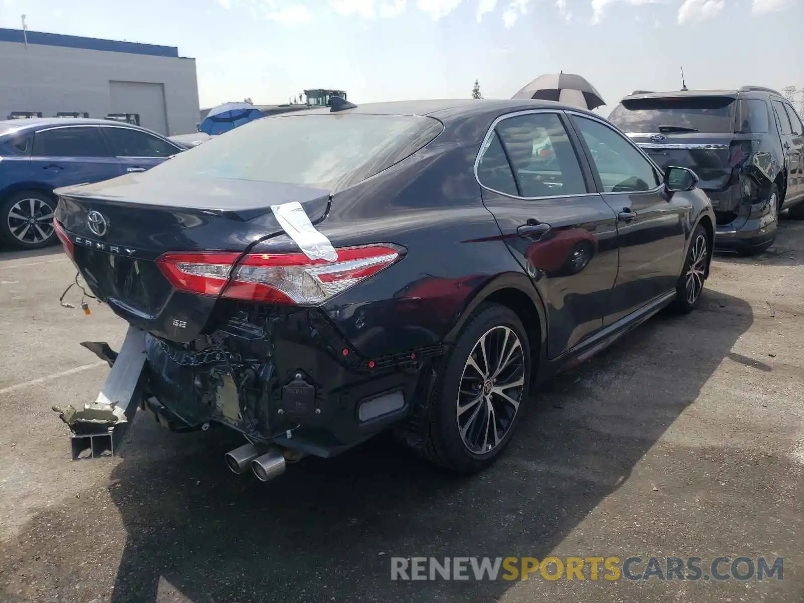 4 Photograph of a damaged car 4T1M11AK0LU989124 TOYOTA CAMRY 2020