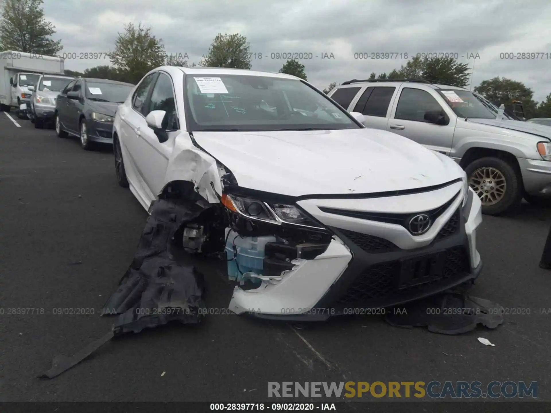 1 Photograph of a damaged car 4T1M11AK1LU300658 TOYOTA CAMRY 2020