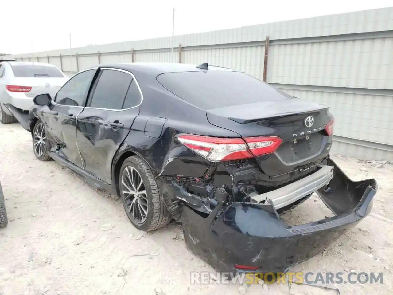 3 Photograph of a damaged car 4T1M11AK1LU318674 TOYOTA CAMRY 2020