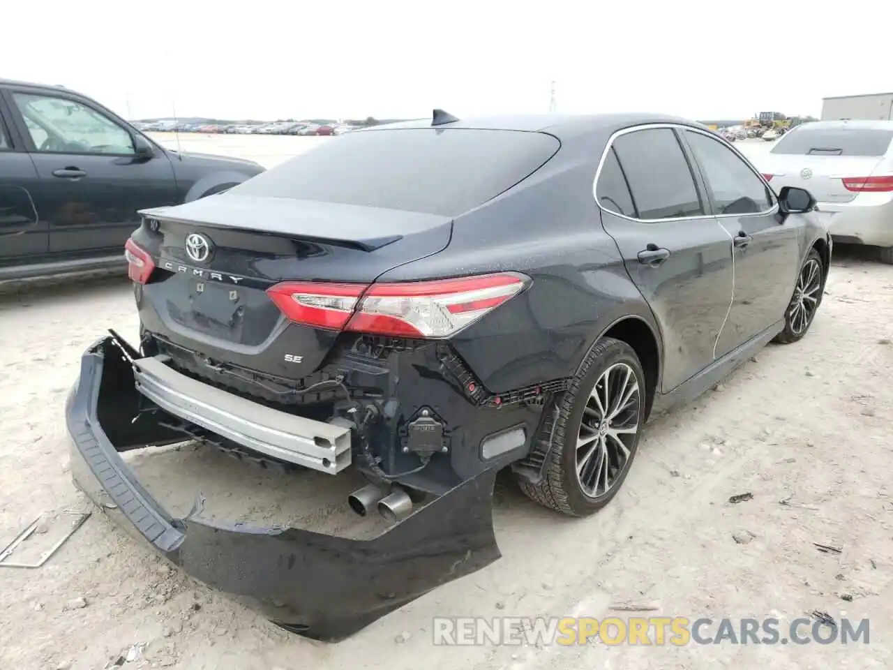 4 Photograph of a damaged car 4T1M11AK1LU318674 TOYOTA CAMRY 2020