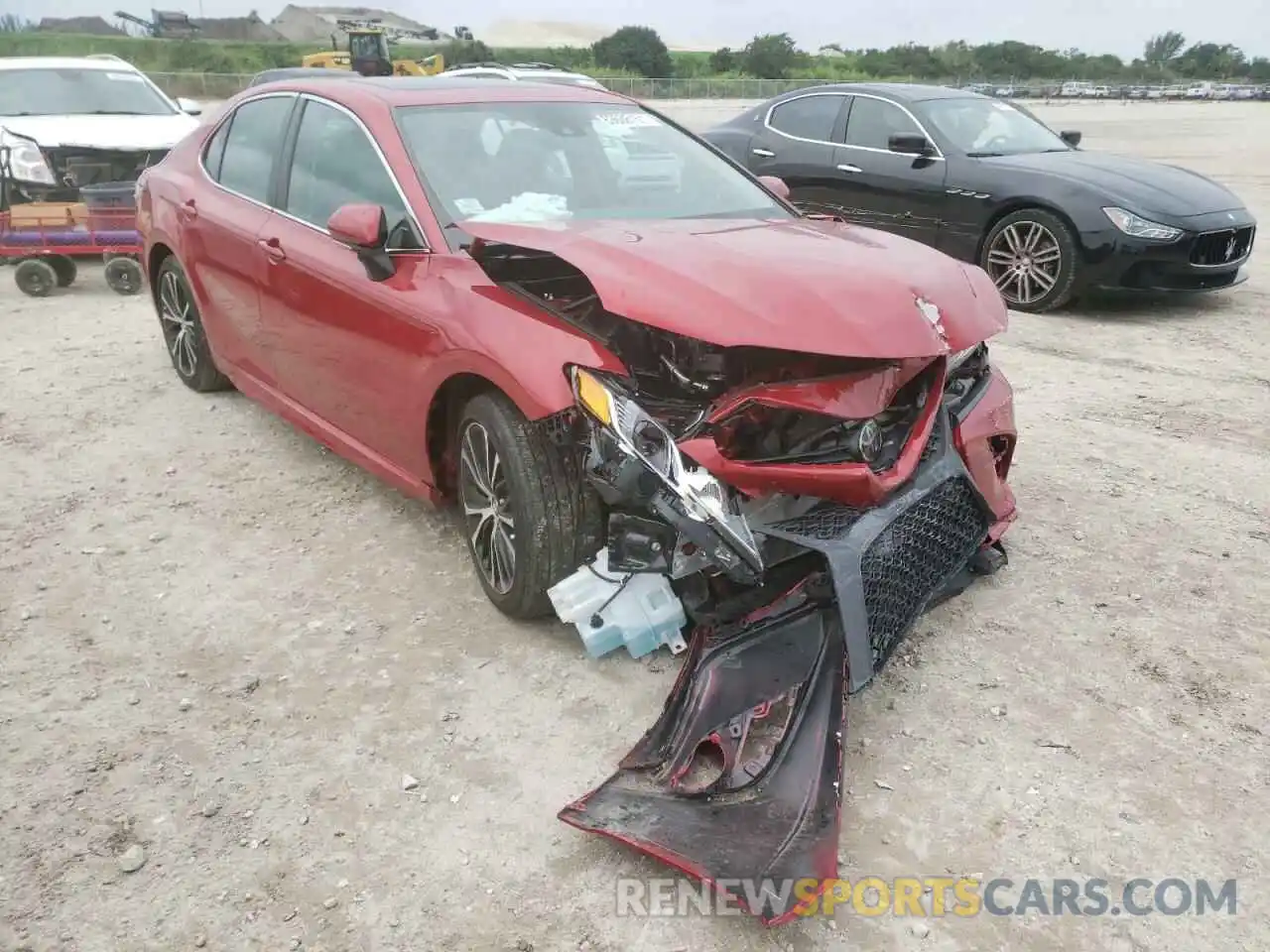 1 Photograph of a damaged car 4T1M11AK1LU336964 TOYOTA CAMRY 2020