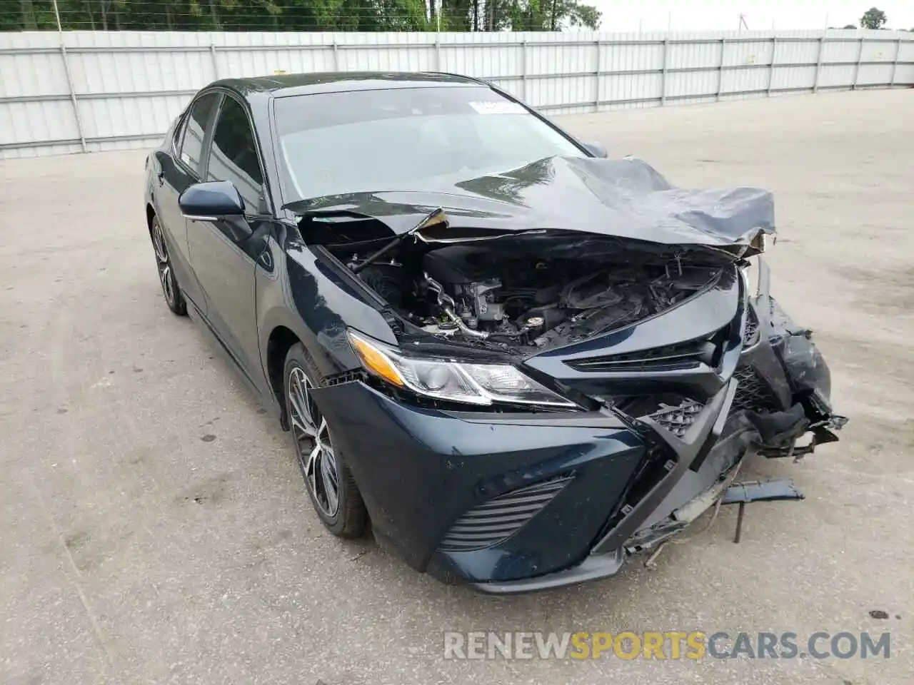 1 Photograph of a damaged car 4T1M11AK1LU349813 TOYOTA CAMRY 2020