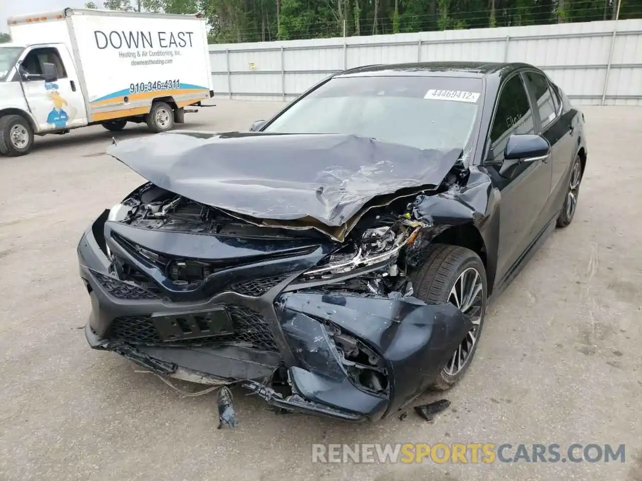 2 Photograph of a damaged car 4T1M11AK1LU349813 TOYOTA CAMRY 2020