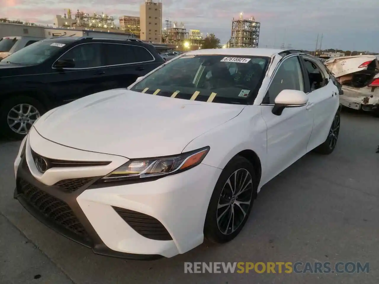 2 Photograph of a damaged car 4T1M11AK1LU384500 TOYOTA CAMRY 2020