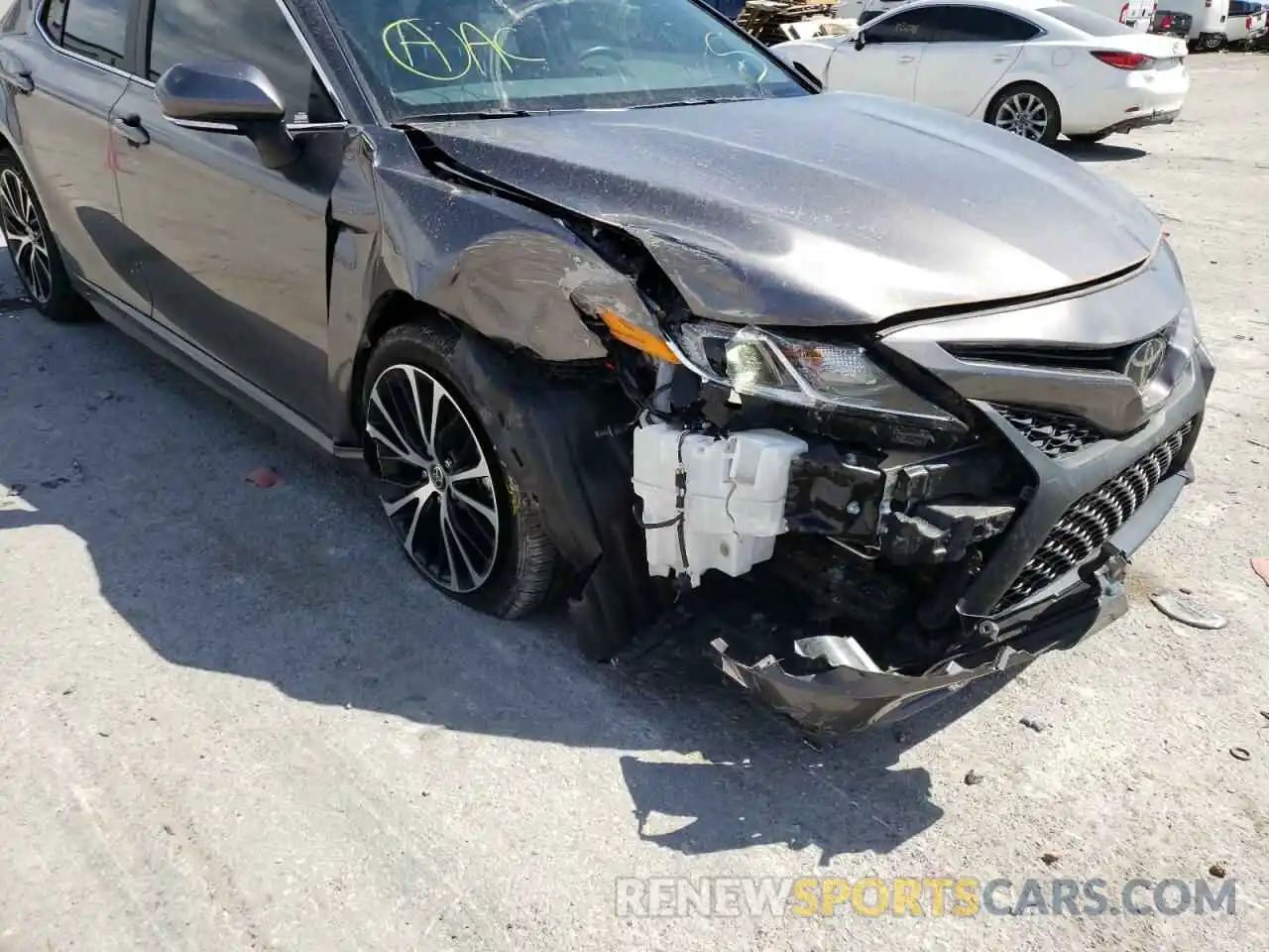 9 Photograph of a damaged car 4T1M11AK1LU386599 TOYOTA CAMRY 2020