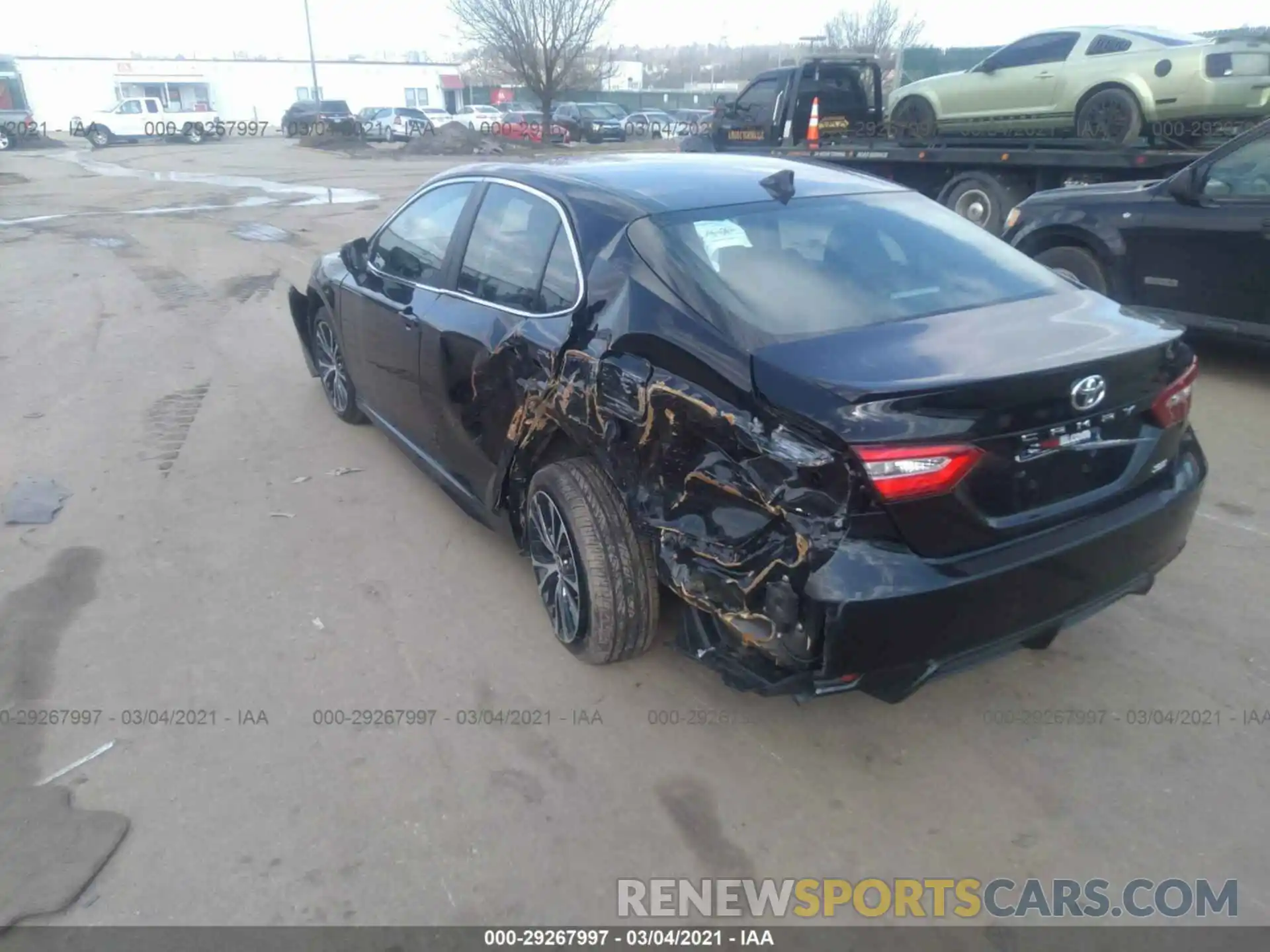 3 Photograph of a damaged car 4T1M11AK1LU388062 TOYOTA CAMRY 2020