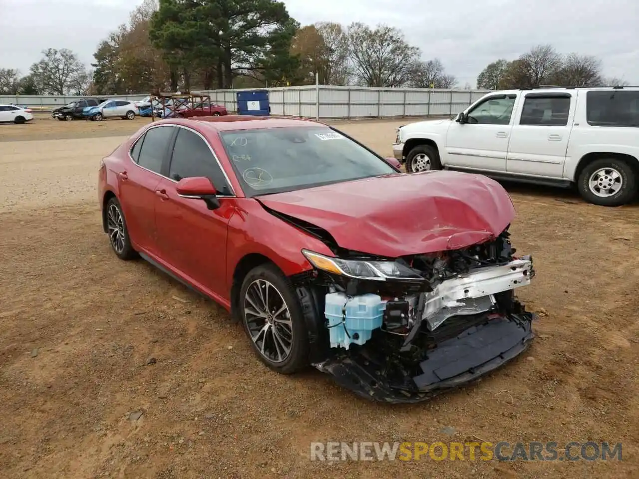 1 Photograph of a damaged car 4T1M11AK1LU389132 TOYOTA CAMRY 2020