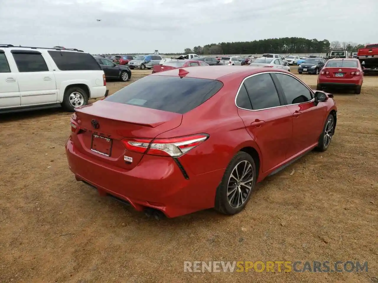 4 Photograph of a damaged car 4T1M11AK1LU389132 TOYOTA CAMRY 2020