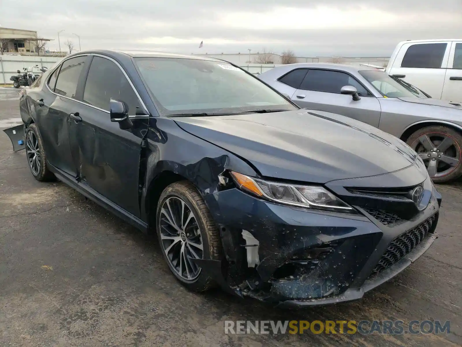 1 Photograph of a damaged car 4T1M11AK1LU392662 TOYOTA CAMRY 2020